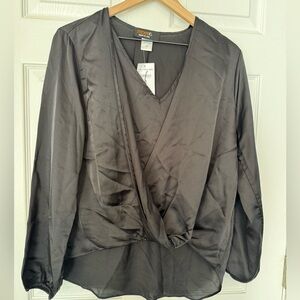 Renee C. Women’s V neck black satin blouse top Size M NWT